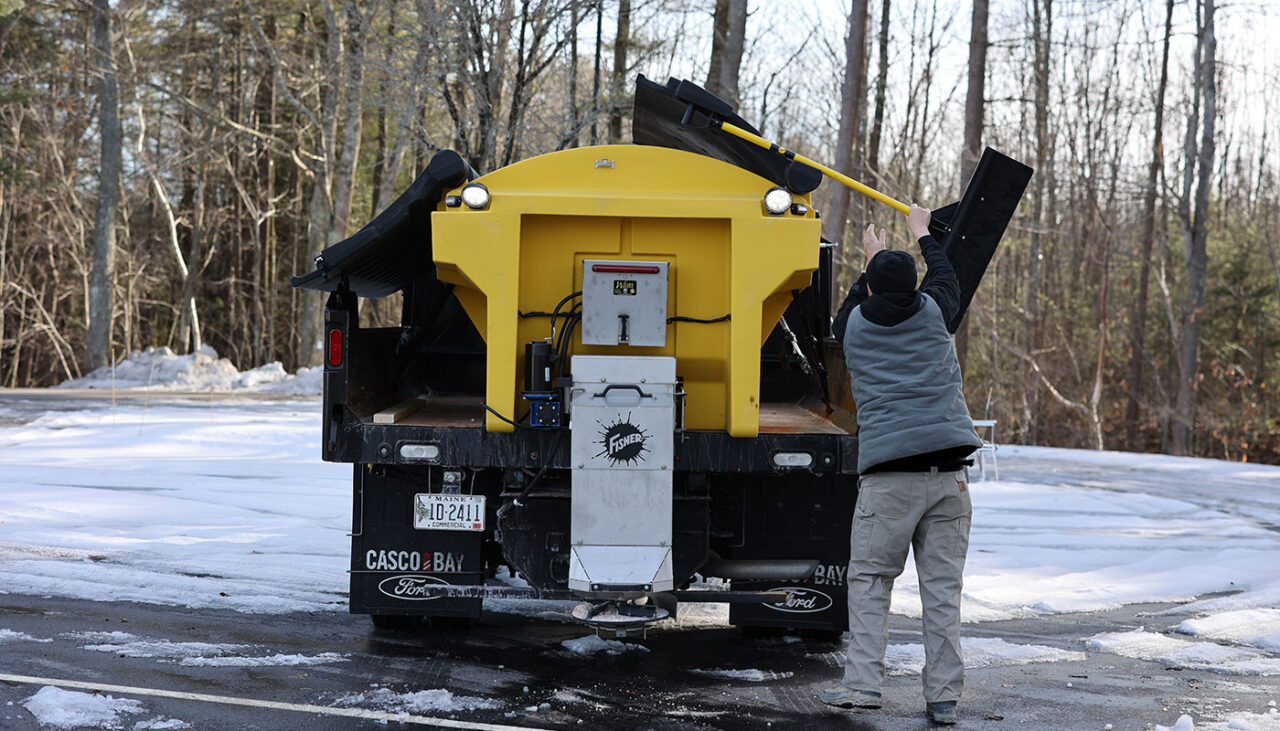 fisher tempest poly hopper opening lid